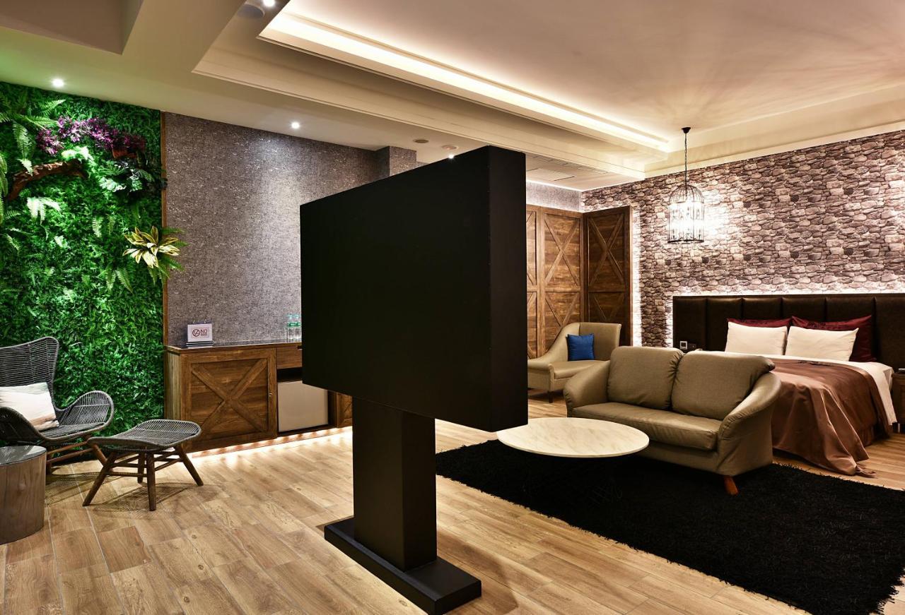 Venice Motel Đài Trung Ngoại thất bức ảnh