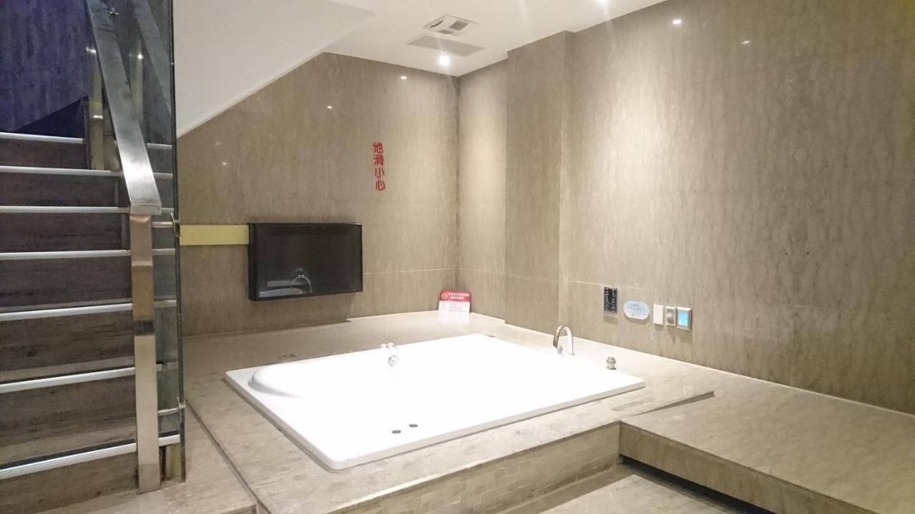 Venice Motel Đài Trung Ngoại thất bức ảnh